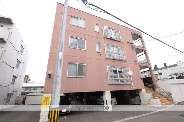 22条マンションの外観写真