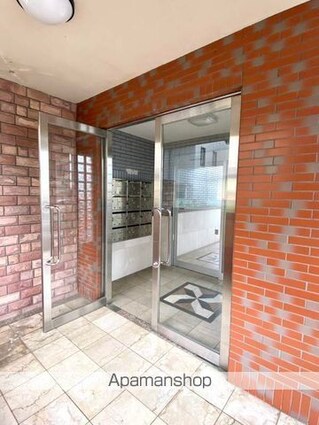 和歌山県和歌山市小雑賀[1LDK/40.33m2]のエントランス
