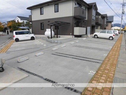 カイン[1LDK/32.61m2]の駐車場1