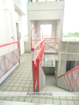 東京都三鷹市新川３丁目[3LDK/64.7m2]の共用部2