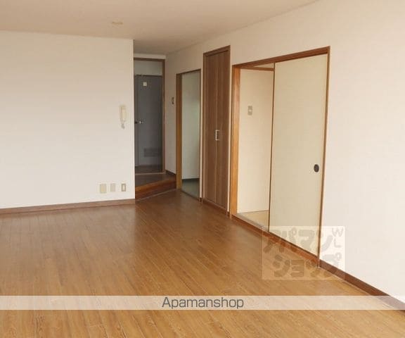 レトロマンションIVの内装写真