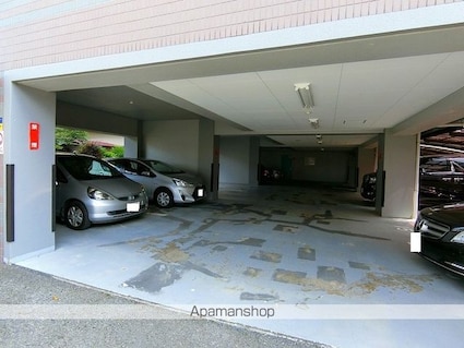 オクト・フラッツ・Ｋ[1K/28.8m2]の駐車場