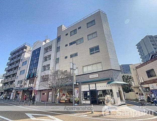 亀岡ビルの外観写真