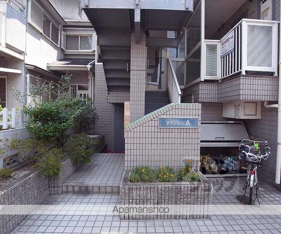 マンションAの玄関写真