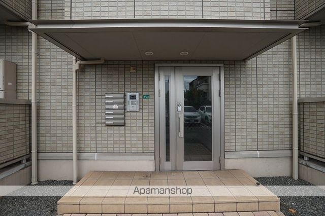 あけぼの6番館やまさ B棟の玄関写真