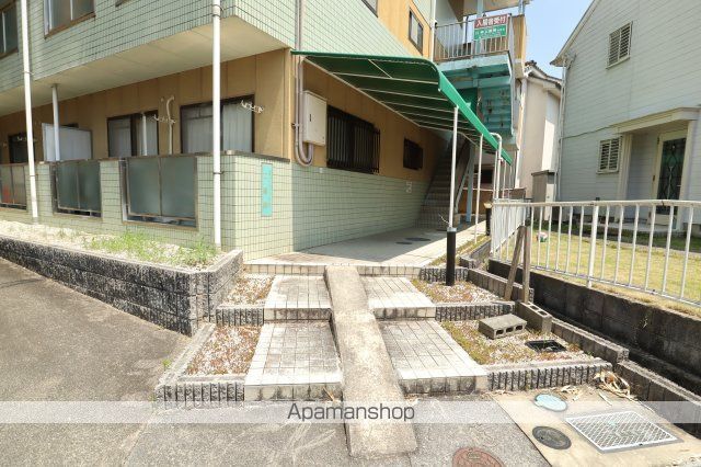 Iマンション2号館の玄関写真