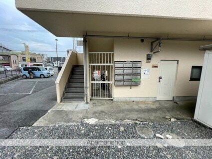 滋賀県大津市皇子が丘３丁目[1LDK/38.88m2]のエントランス1