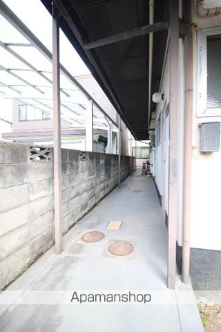 吉村コーポの玄関写真