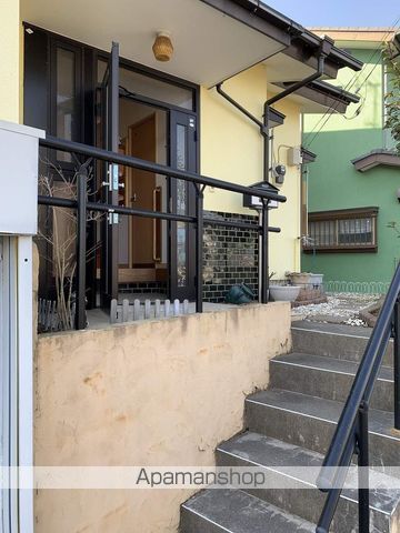 平塚市 2階建 築48年の玄関写真