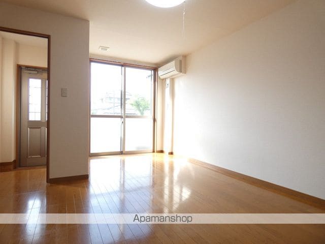 メゾン川井中町の内装写真