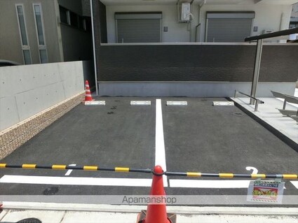 和歌山県和歌山市新通３丁目[1K/30m2]の駐車場