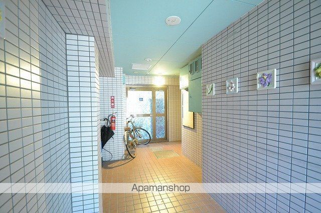 第2YKCビルの玄関写真