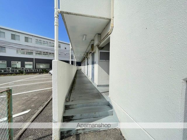 サンシャイン28の玄関写真