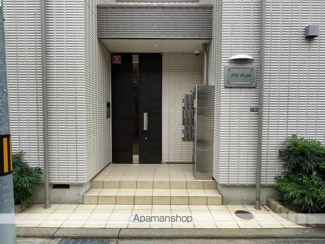 メゾンルシェルの玄関写真