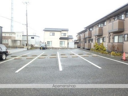 ローリエＫ[1LDK/33.39m2]の駐車場