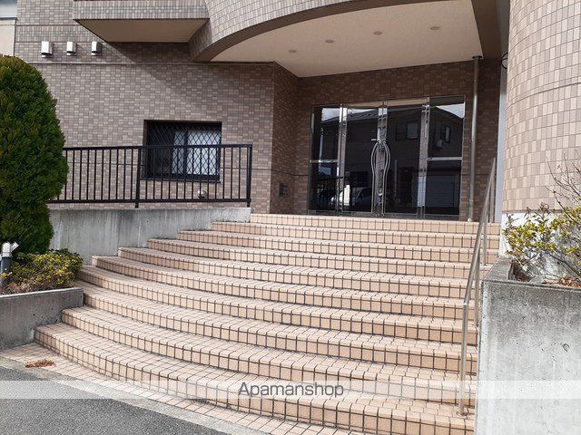 グランデージ池田の玄関写真