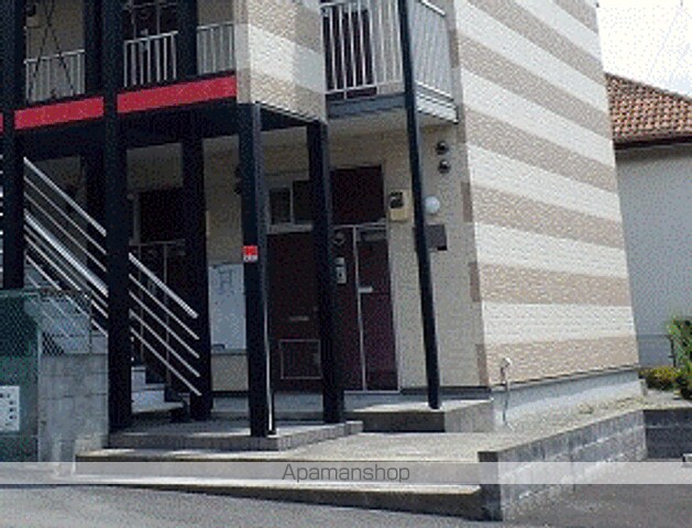 レオパレス治平丸の玄関写真