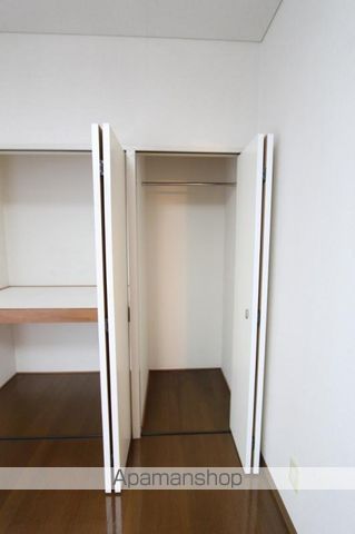 シャルル岡本の内装写真