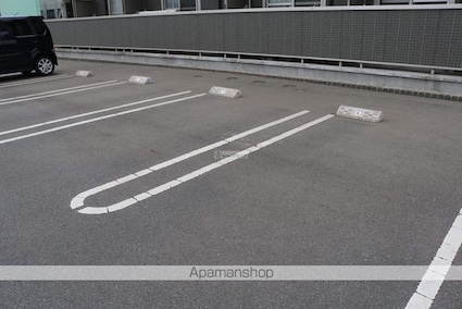 ポートサイドヴィラ　Ⅰ[1K/27.84m2]の駐車場