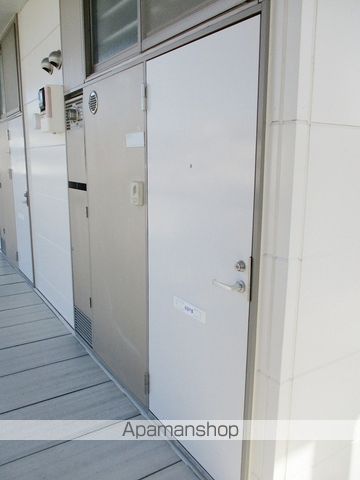 レオパレスメルベーユ徳行の玄関写真