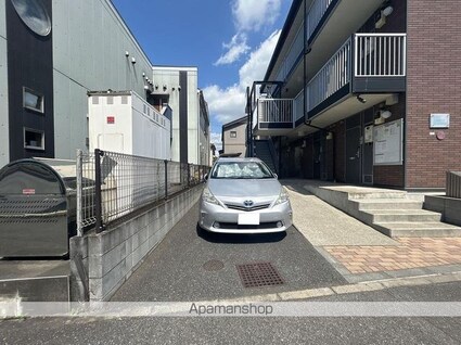 レオパレストレディア[1K/20.81m2]の駐車場2