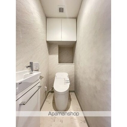 コンフォリア・リヴ文京護国寺[2LDK/57.88m2]のトイレ