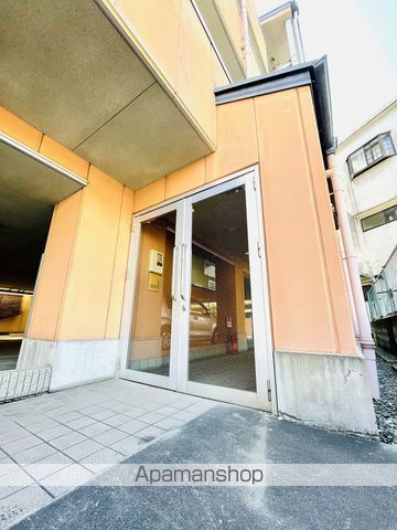 エタージュ中宮の玄関写真