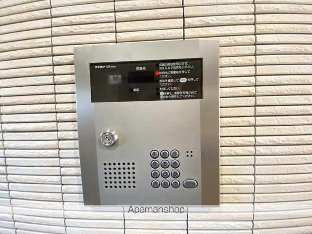 ナンディーヌトレーズのその他写真