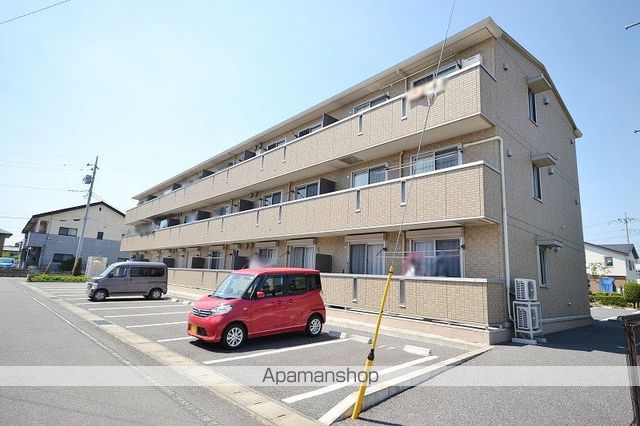 レーブ中泉の外観写真