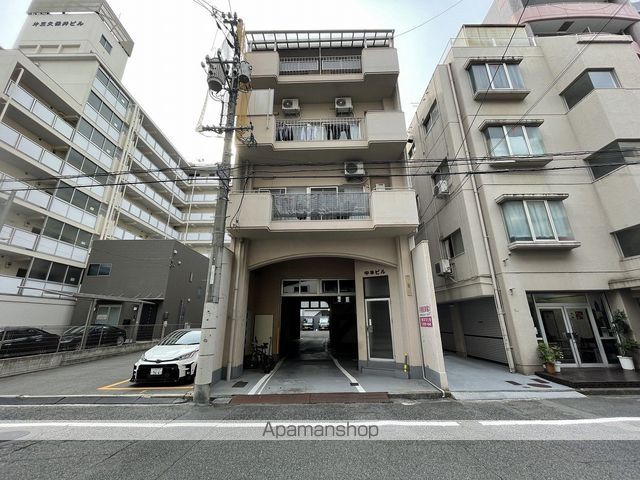中本ビルの外観写真