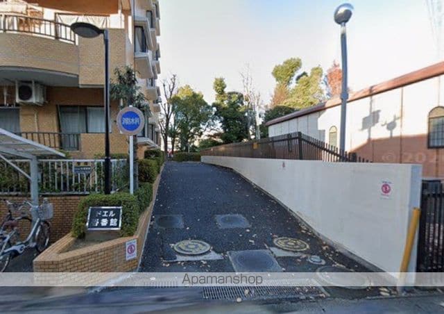 ドエル壱番館の玄関写真