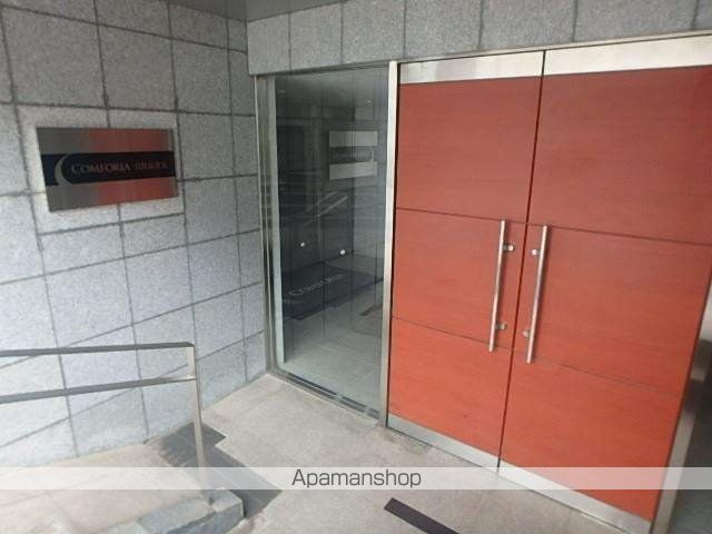 コンフォリア目黒長者丸の玄関写真