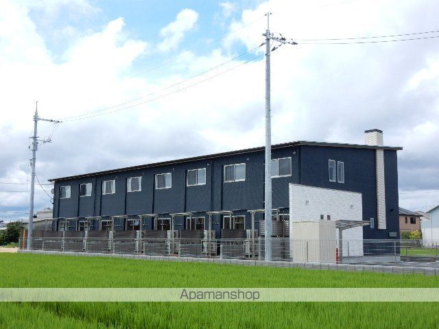 ラ・イース松新町の外観写真
