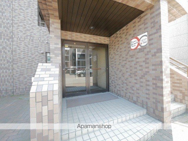 パレノール山鼻南18条の玄関写真