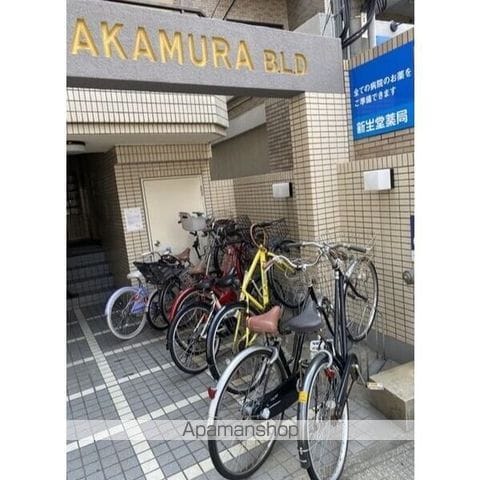 中村ビルの玄関写真