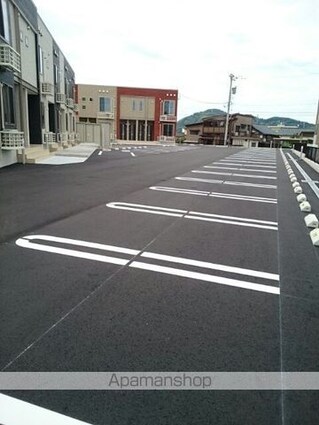 セゾン　ド　フォレⅡ[1LDK/50.03m2]の駐車場