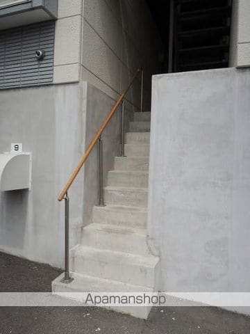 ルネッサンス宮の沢A・Bの玄関写真
