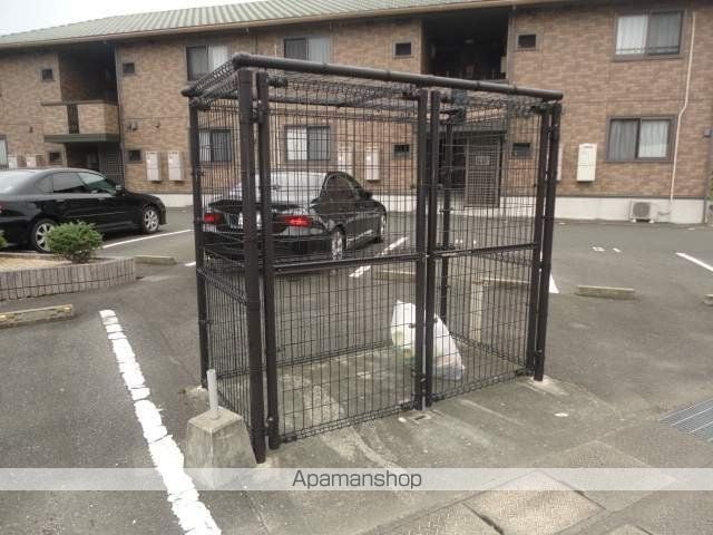 メゾンパークス D棟の外観写真
