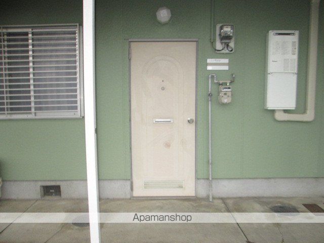 フォーブル松見A棟の玄関写真