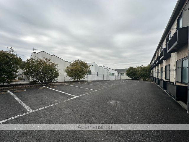 サニーウェル[1K/23.71m2]の駐車場