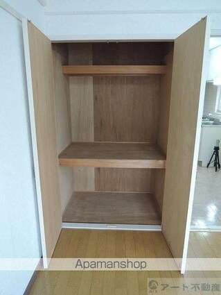 ヴィラ・アンソレイエ御幸[1K/26.66m2]の収納