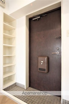 ラ・ヴェール泉[1K/25.37m2]の玄関