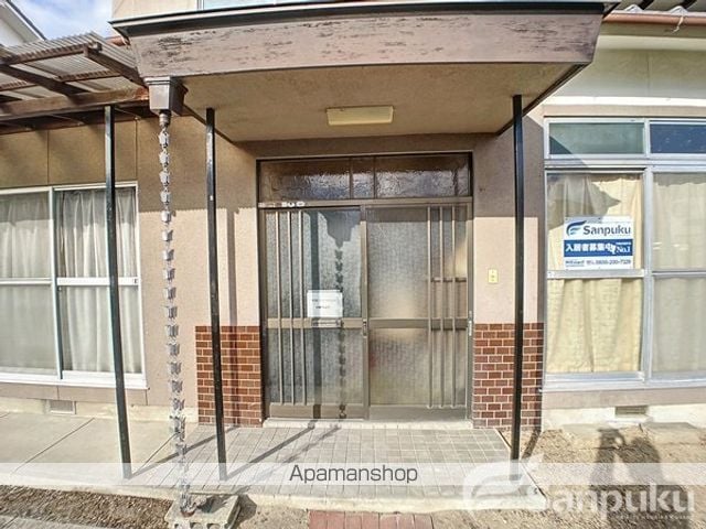 伊予鉄道郡中線 余戸駅 徒歩22分 2階建 築48年の玄関写真