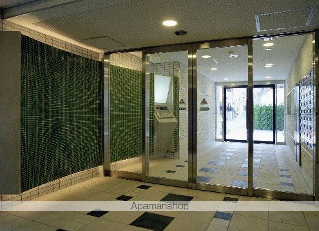 グラントゥルース桜台駅前の玄関写真