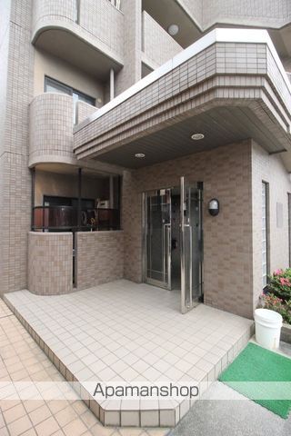 ライオンズヨシダの玄関写真