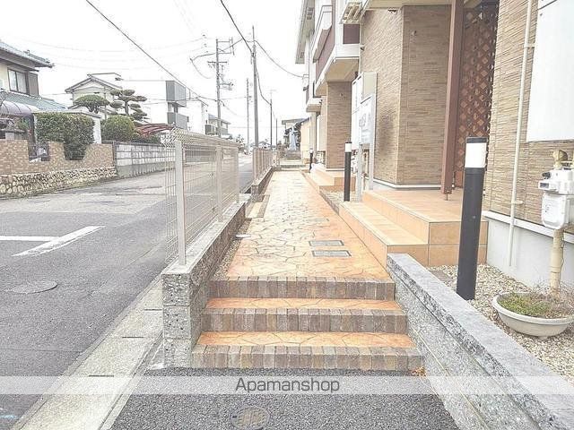 メゾン ララリの玄関写真