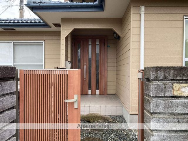 笹山町2丁目貸家の玄関写真