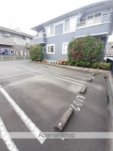 フローレンスⅡＢ[2LDK/58.48m2]の駐車場2