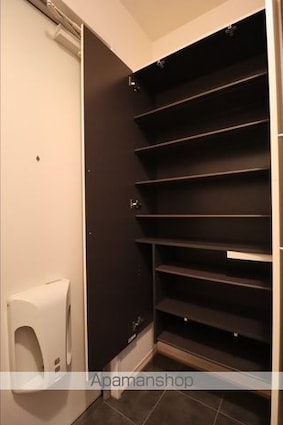 岡山県岡山市北区今２丁目[3LDK/68.31m2]の玄関