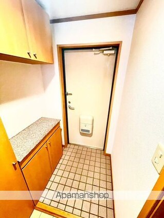 和歌山県和歌山市紀三井寺[3LDK/70.57m2]の玄関